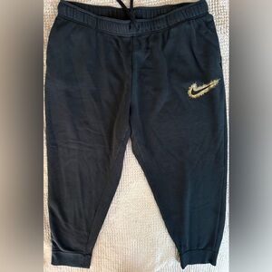 Nike Gold Swoosh Joggers Women’s 1X Black Sweatpants Athleisure Plus Size